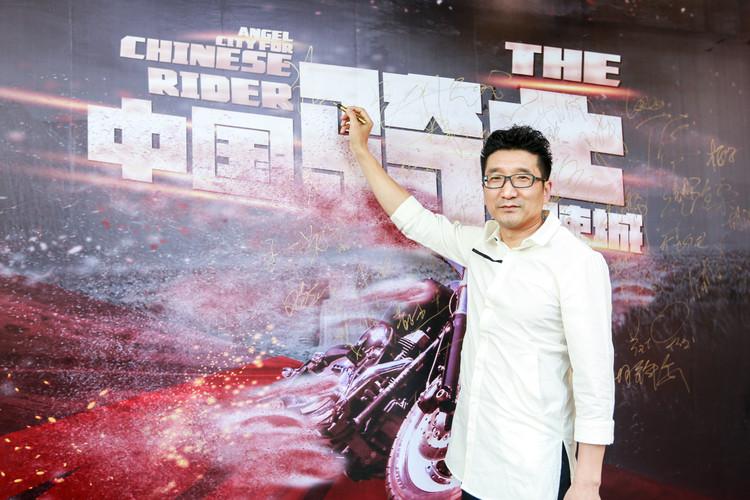 中星九号最新动态与小巷中的星辰特色小店探索