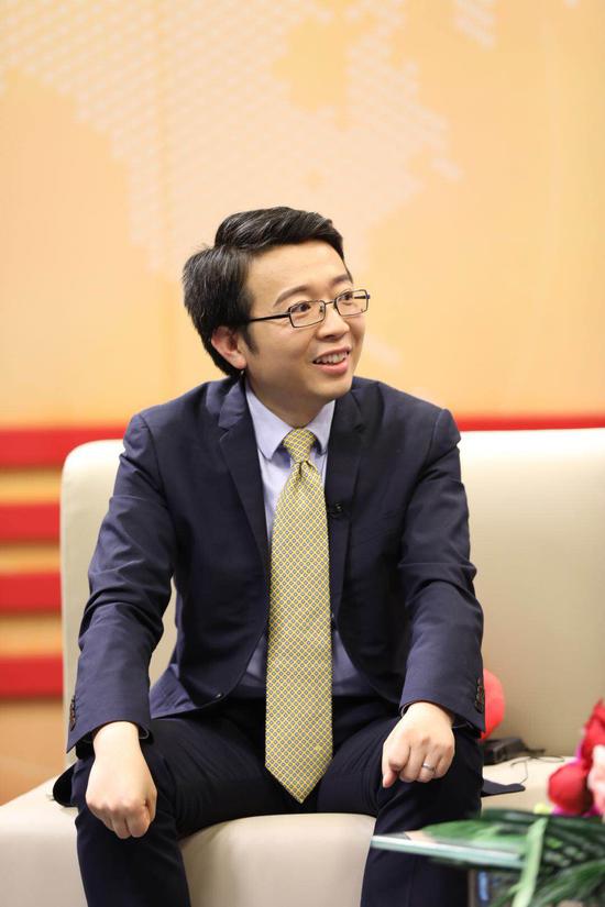 张忆东最新观点，探索小巷中的隐藏特色小店——独特风味之旅